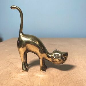 Vintage Brass MCM Long Tail Chinoiserie Cat kitten Figure Ring Holder 5.5” tall